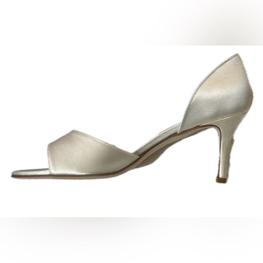 Something Bleu Cassidy Plain Bridal Shoes White or Off White? NIB